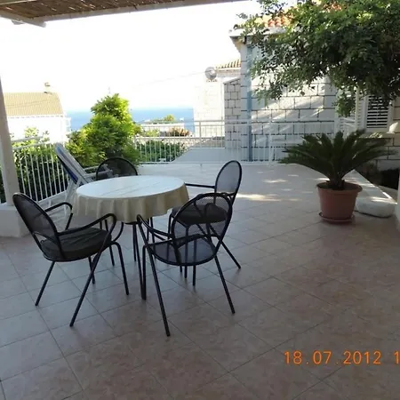 Lidija Mit Terrasse Und Meerblick By Interhome Apartamento