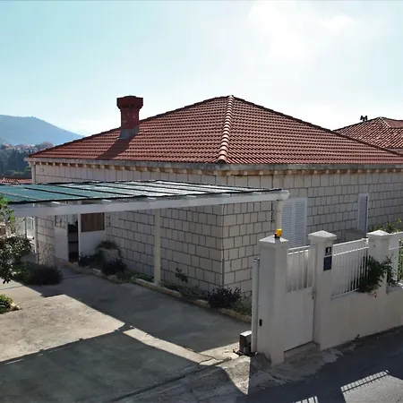 Daire Lidija Mit Terrasse Und Meerblick By Interhome Dubrovnik