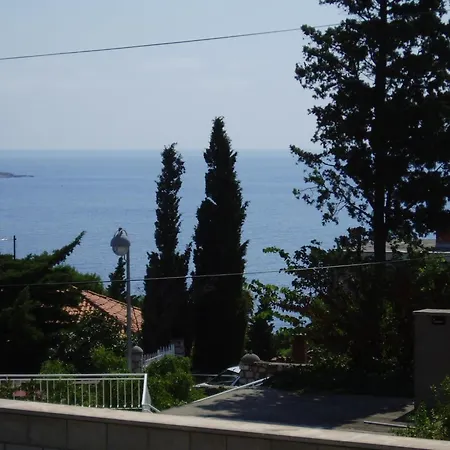 Daire Lidija Mit Terrasse Und Meerblick By Interhome