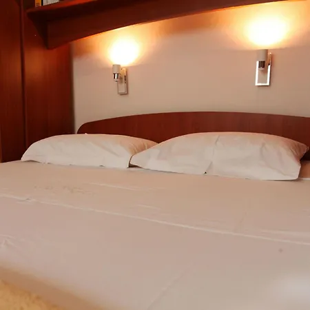 Lidija Mit Terrasse Und Meerblick By Interhome *