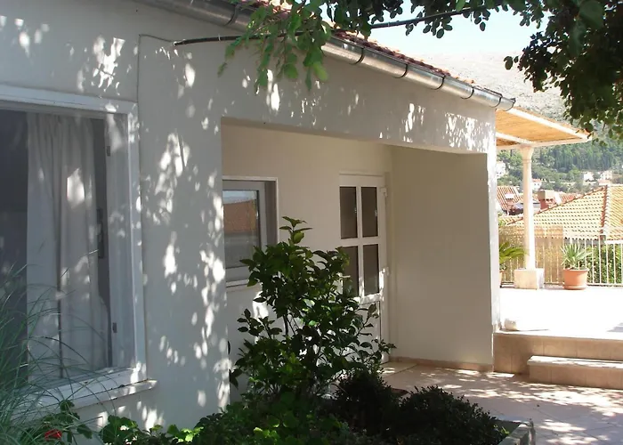 Apartment Lidija Mit Terrasse Und Meerblick By Interhome