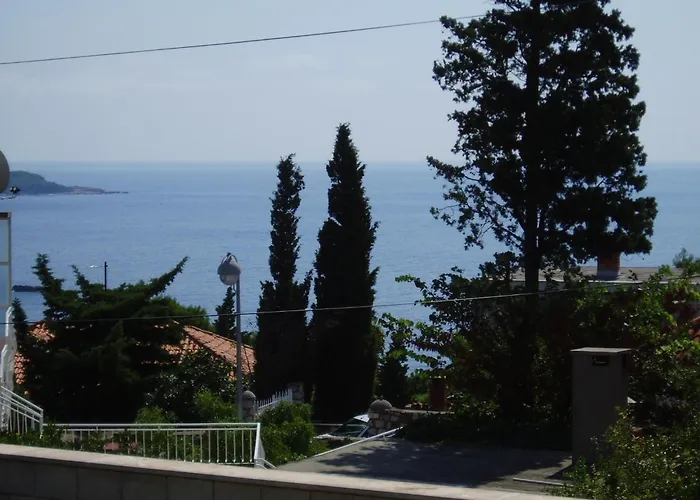 Apartment Lidija Mit Terrasse Und Meerblick By Interhome