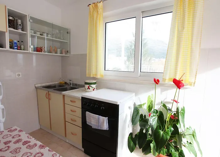 Lidija Mit Terrasse Und Meerblick By Interhome *