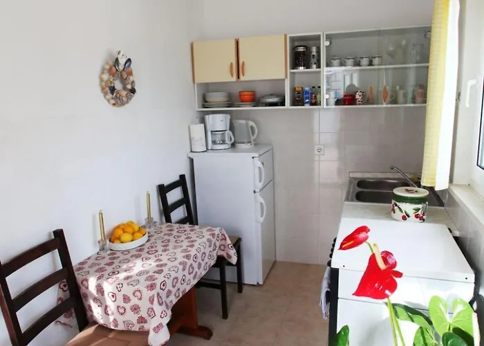 Appartement Lidija Mit Terrasse Und Meerblick By Interhome